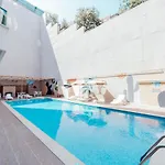 Fortunella Aparthotel 4*